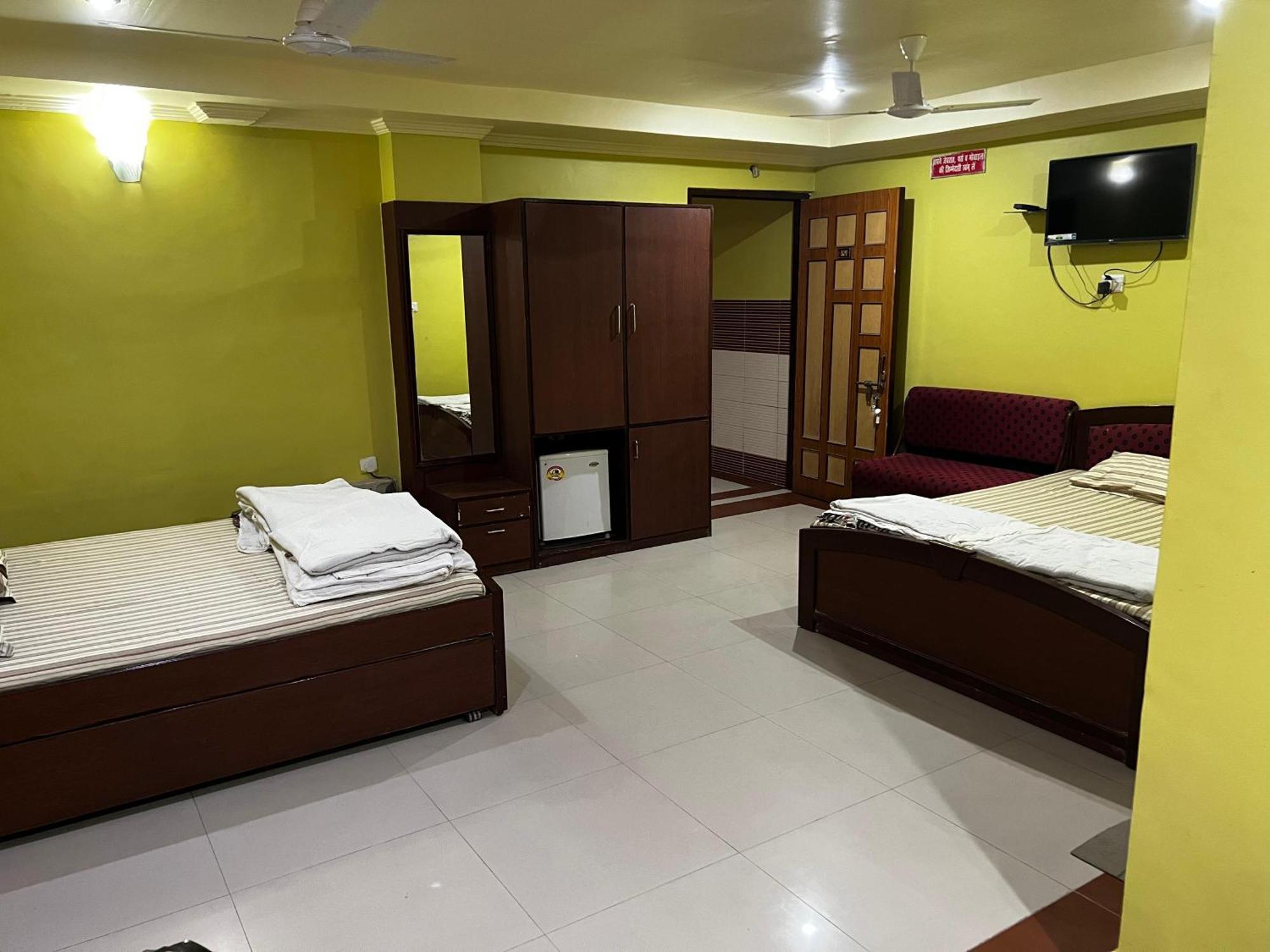 Banshi Bhawan Rooms And Banquet Prayagraj Exterior photo