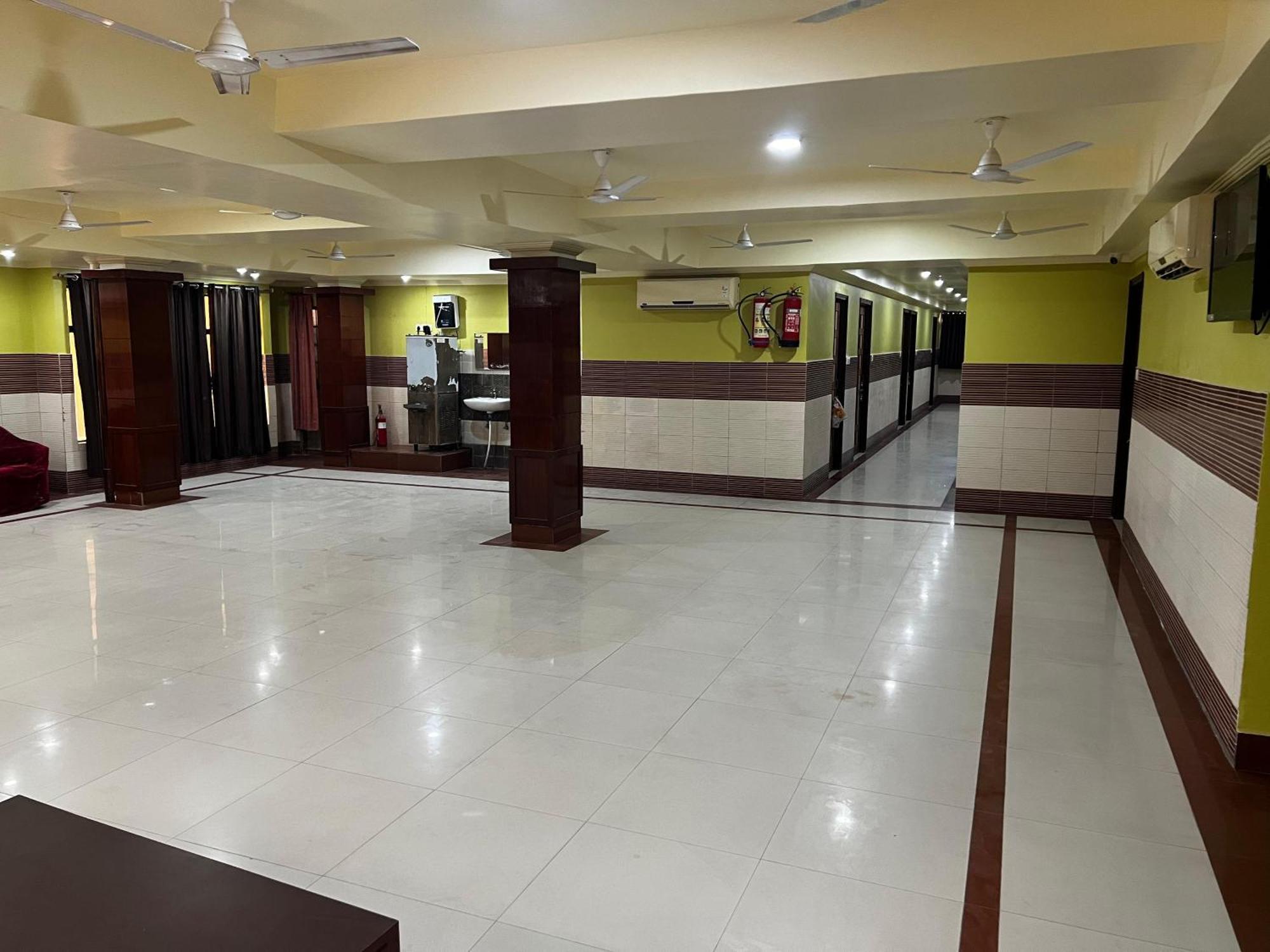 Banshi Bhawan Rooms And Banquet Prayagraj Exterior photo